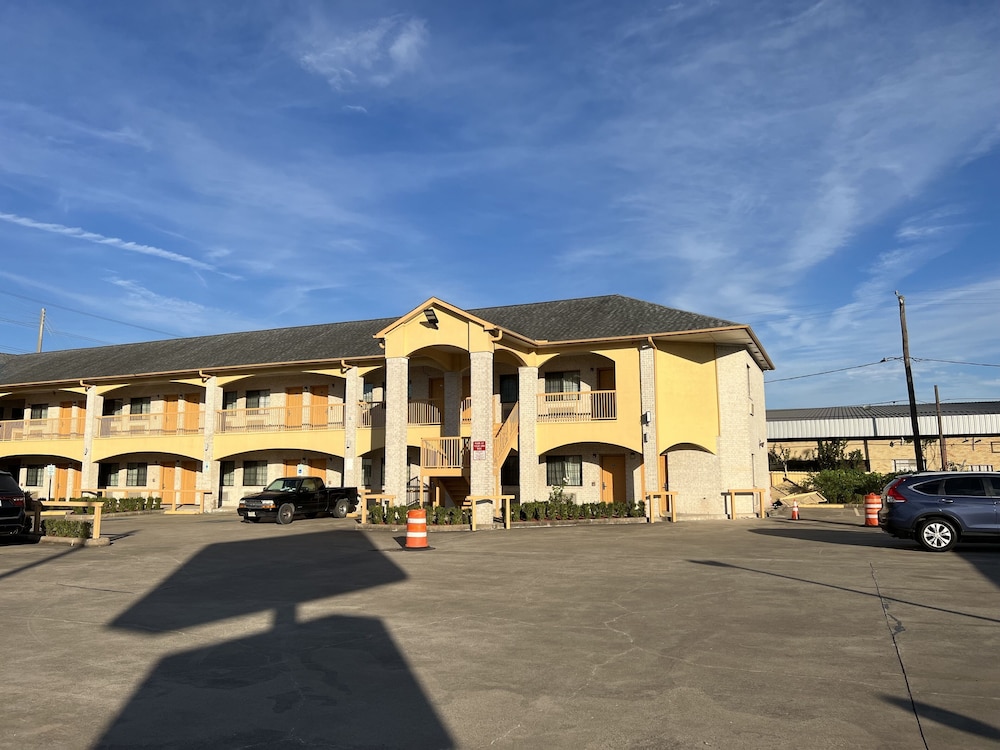 Scott Inn and Suites Houston - photo 27