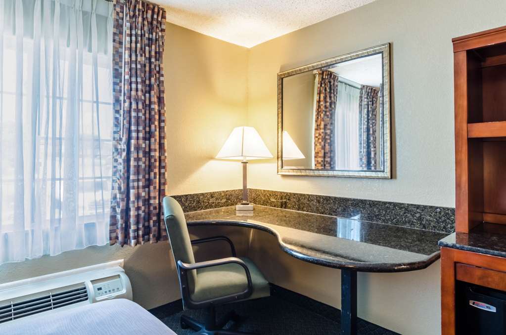 Quality Inn Chicopee Springfield - photo 10