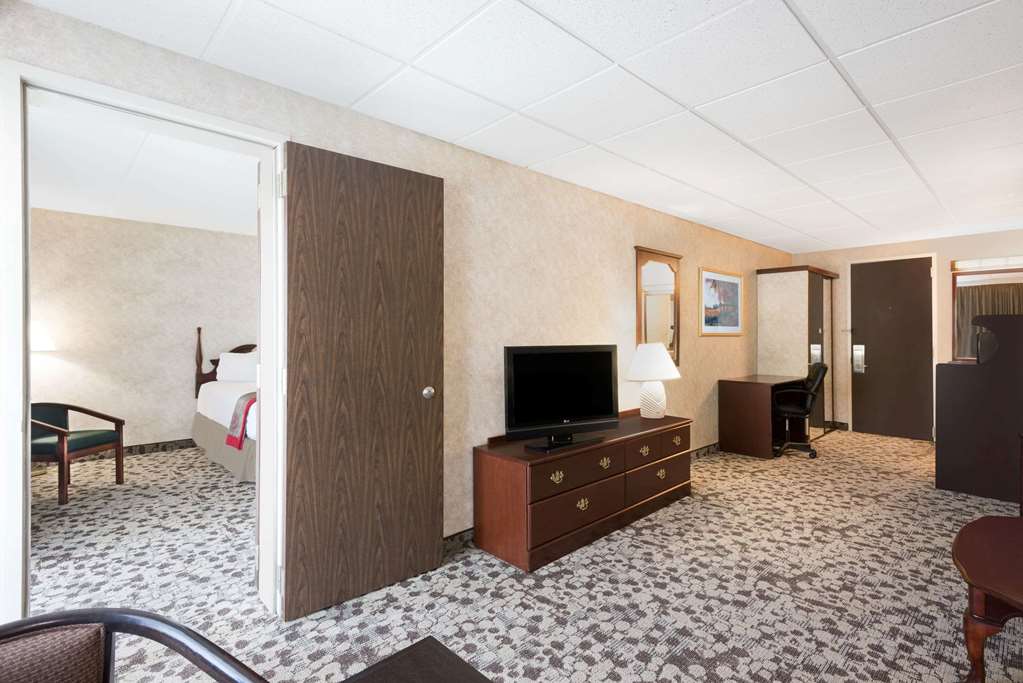Ramada Plaza by Wyndham Portland - photo 43