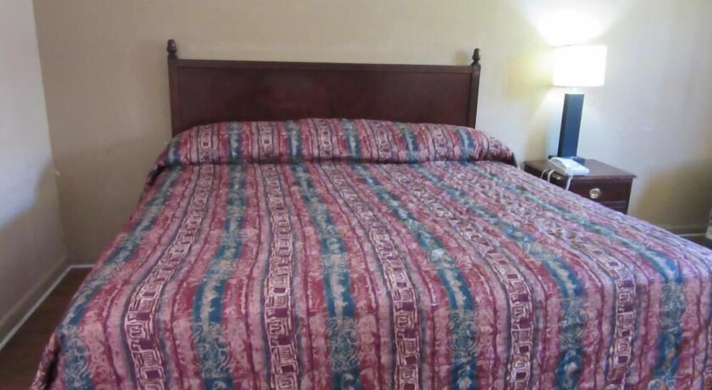 Bella Vista Inn and Suites - photo 10