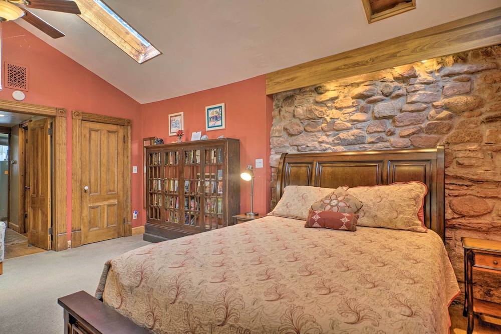 Historic Manitou Springs Victorian: Walk Downtown — hotel in Manitou Springs
