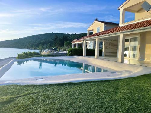 Villa Niki — 4-Star Luxury Hotel in Sali, Croatia