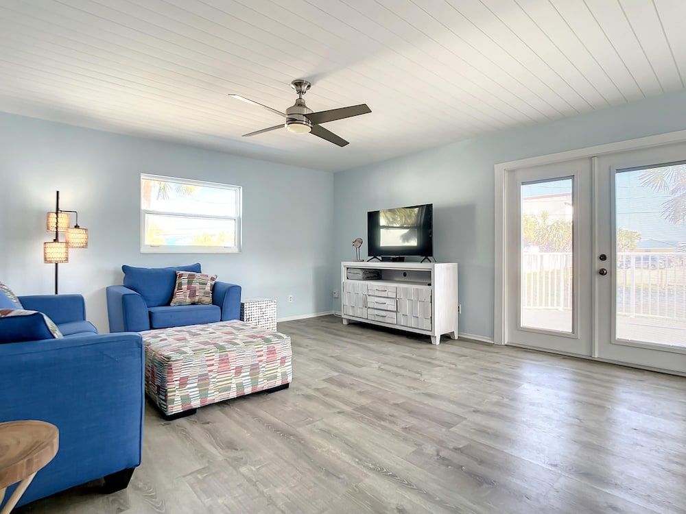 Bikini Top Duplex with Pool 2 Minutes from Beach Flagler Avenue - photo 12