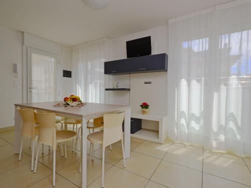 Apartment Mare 5 by Interhome — 4-Star Luxury Hotel in Lignano Sabbiadoro, Italy