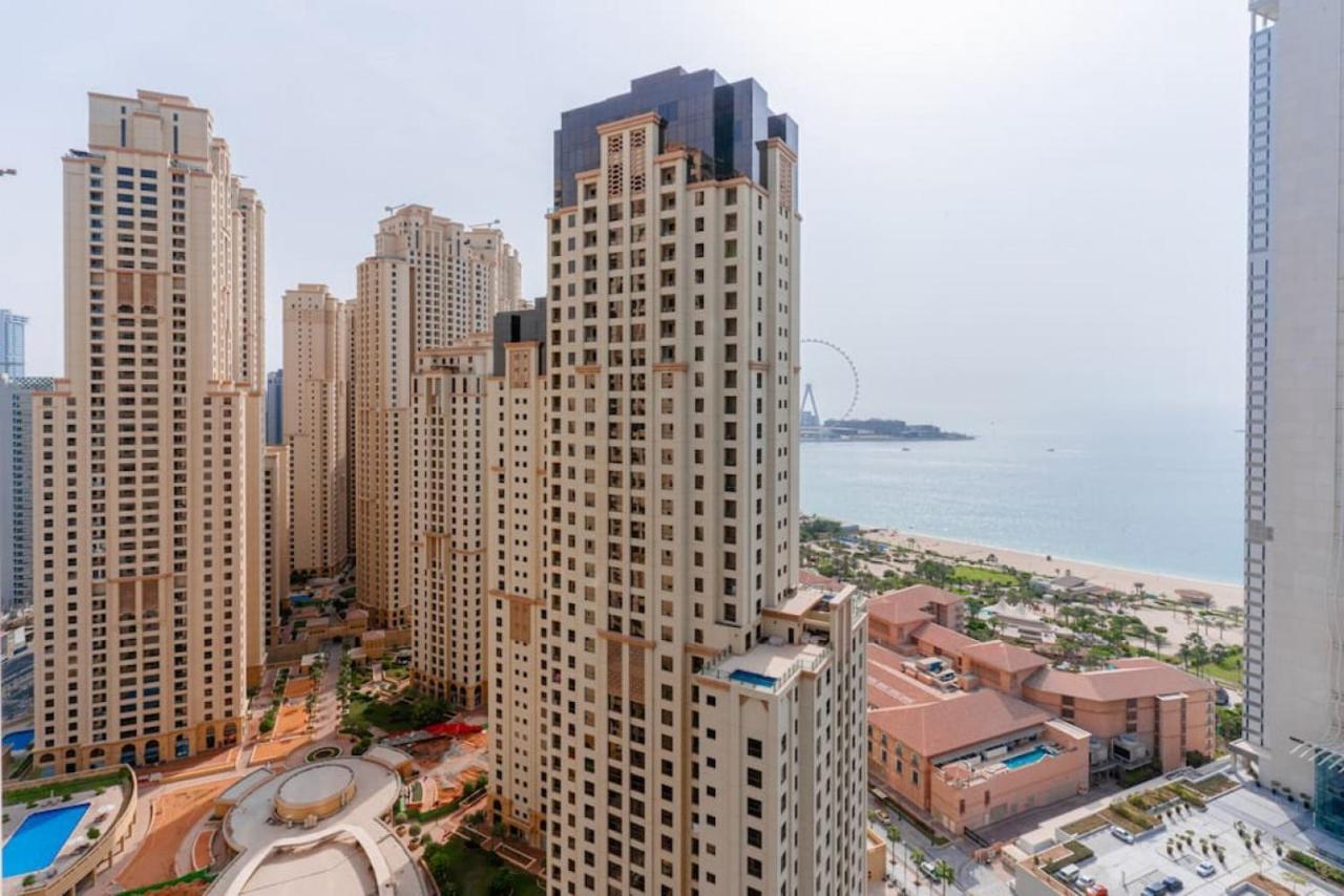 Newly Designed 3 beds w marina eye view — 5-Star Luxury Hotel in Dubai, United Arab Emirates