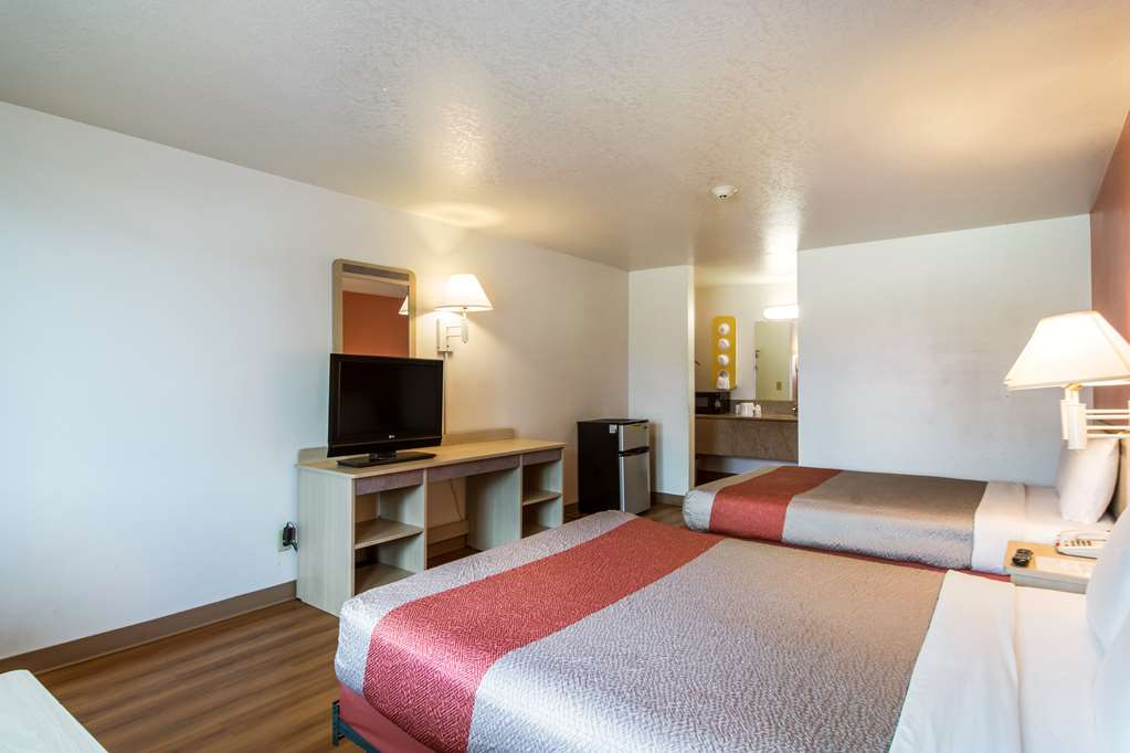 Motel 6 Vancouver WA - photo 17