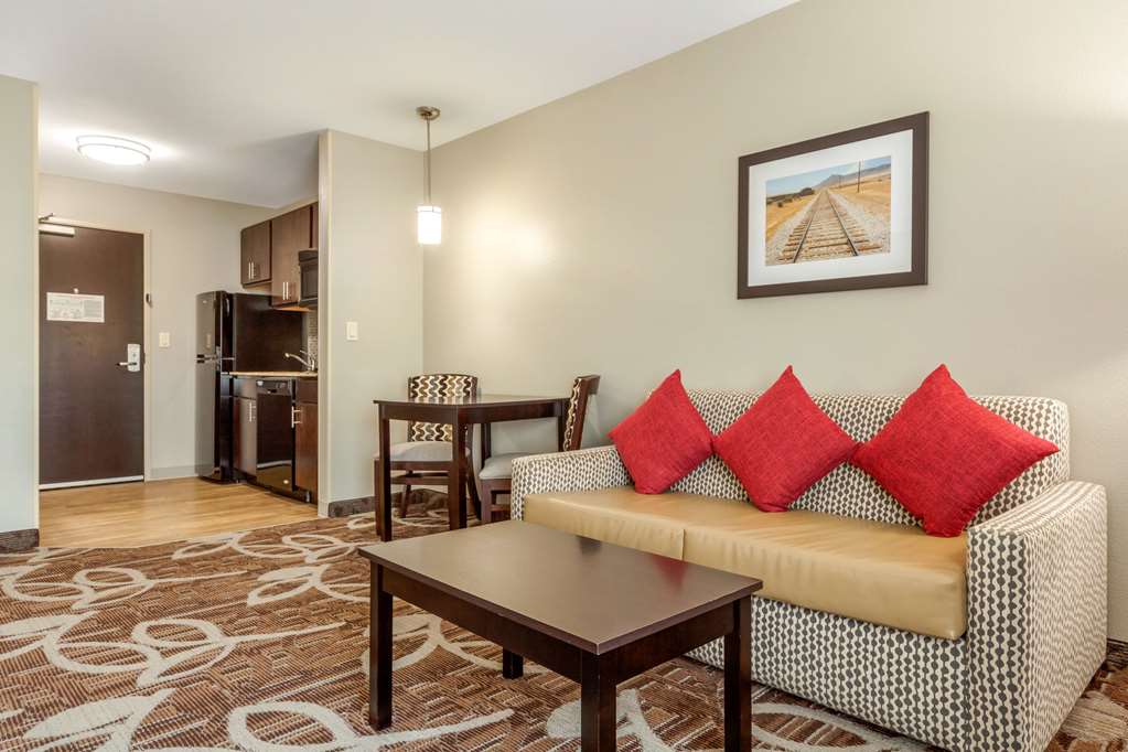 MainStay Suites Lincoln University Area - photo 20