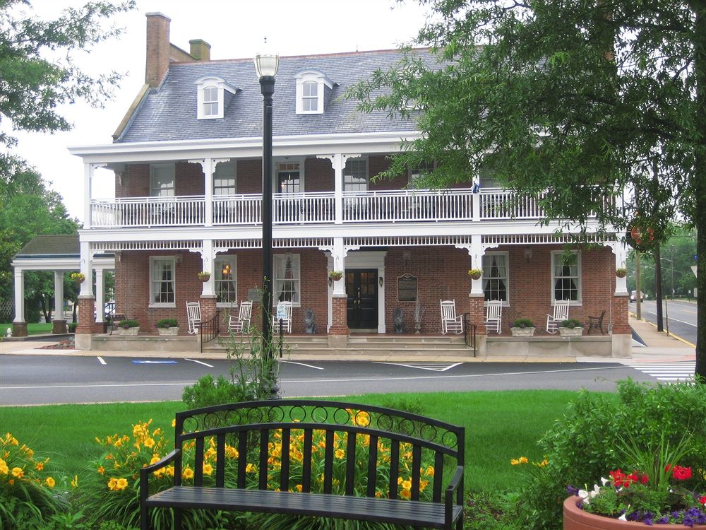 Brick Hotel on the Circle - photo 22