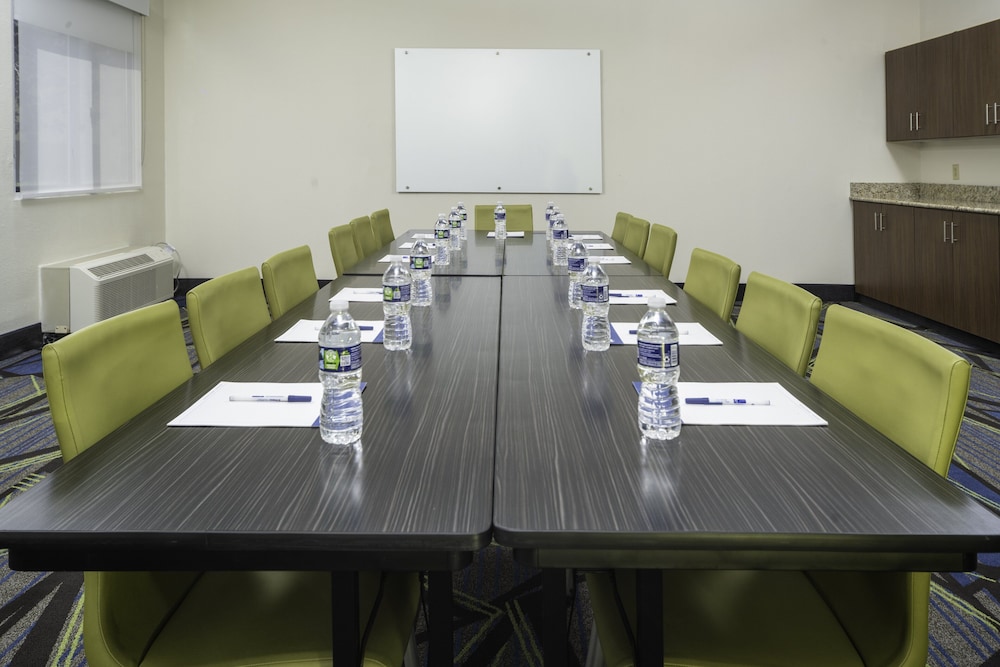 Holiday Inn Express Clayton by IHG - photo 29