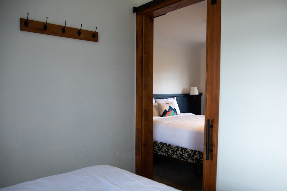 Left Coast Lodge - photo 16