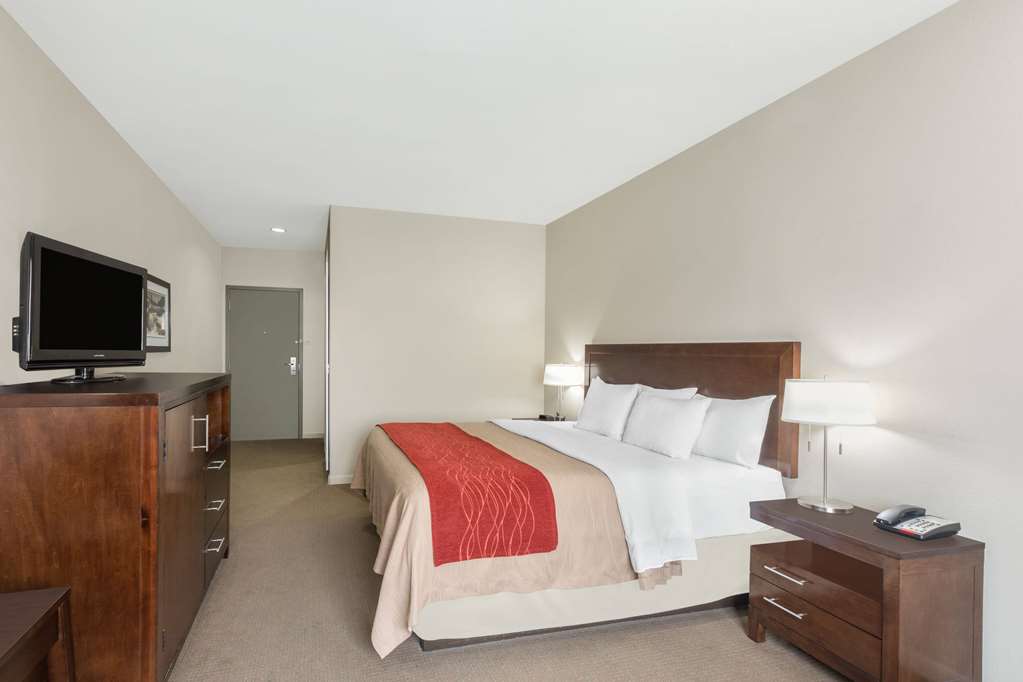 Baymont by Wyndham Columbus - photo 10