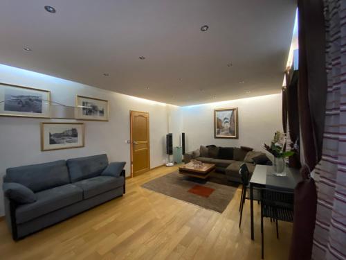 Tamax — Issy Les Moulineaux