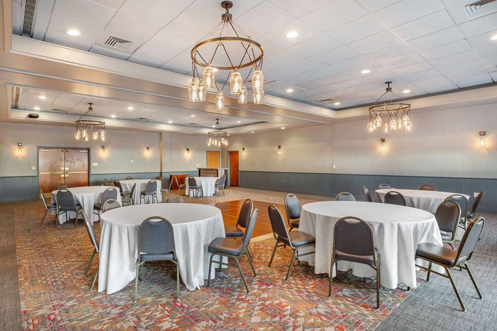 Comfort Inn & Suites Logan International Airport - photo 24