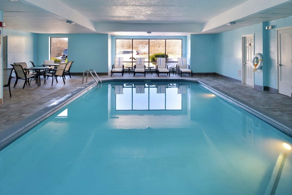Hampton Inn Columbus East - photo 29