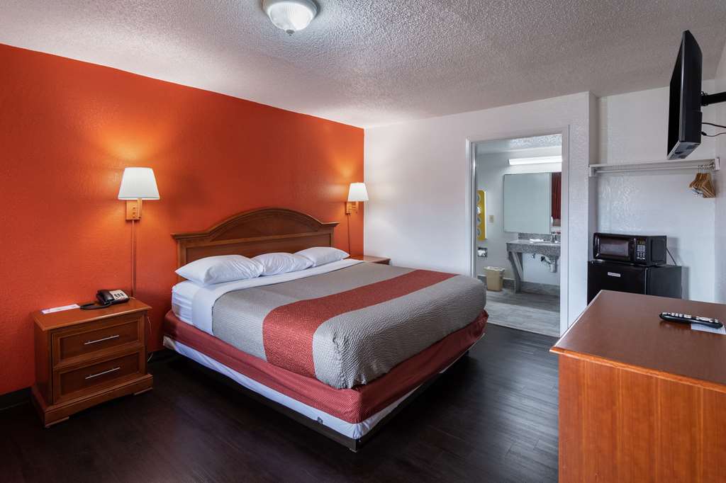 Motel 6 Montgomery AL Coliseum - photo 10