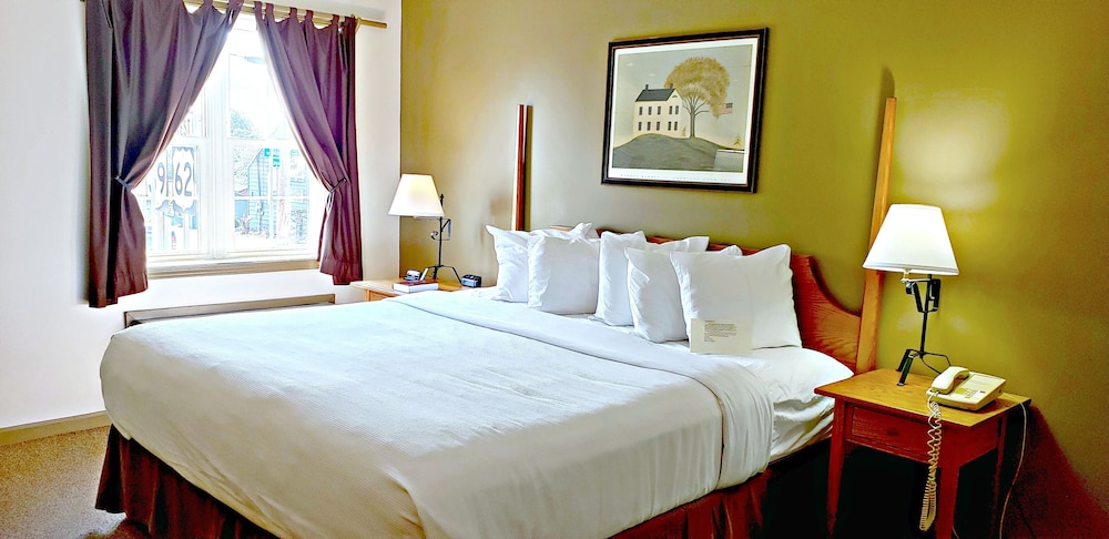 Lodging on the Square - photo 36