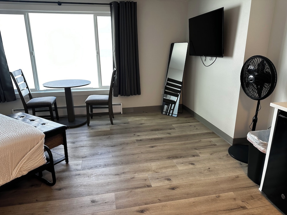 West Beach Suites - photo 50