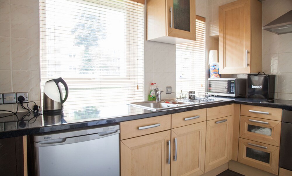 Brighton Getaways Spacious Studio Apt — Hove — photo 3