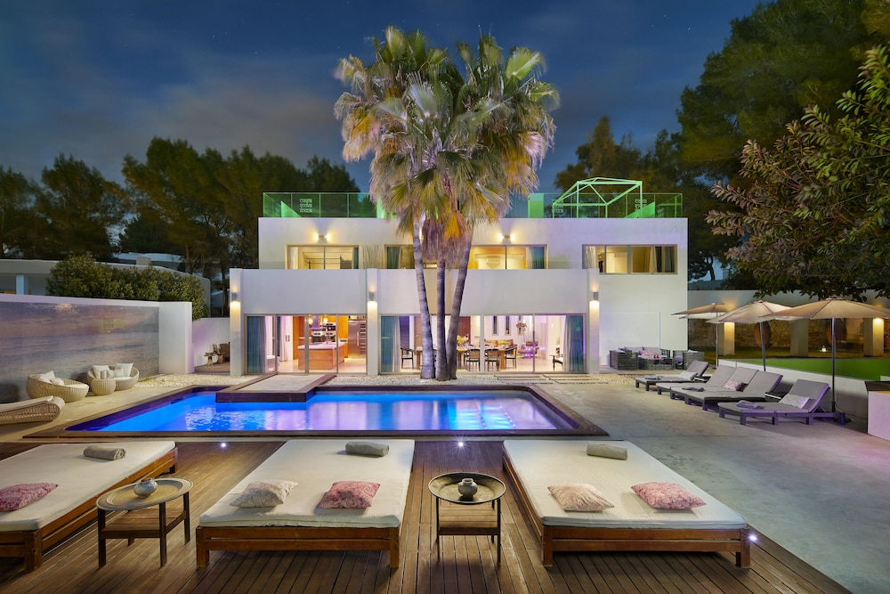 Casa India Ibiza — 4-Star Luxury Hotel in Santa Eularia Des Riu, Spain