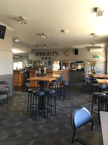 Otautau Hotel — hotel in Invercargill