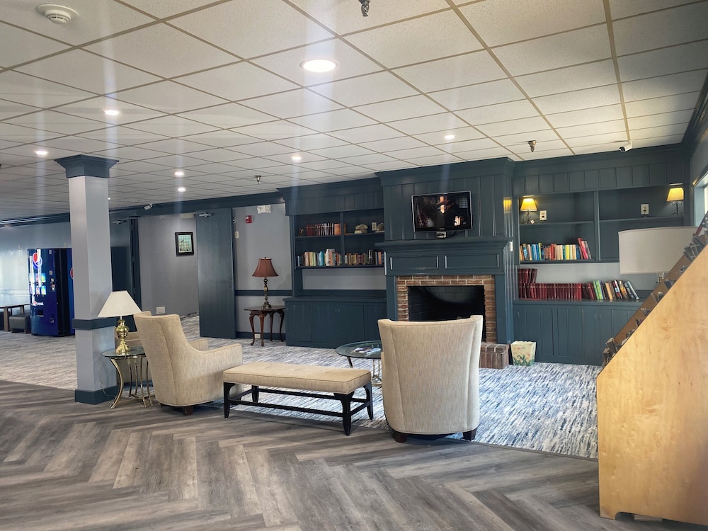 Surrey Inn Hotel Ashland in Ashland, United States