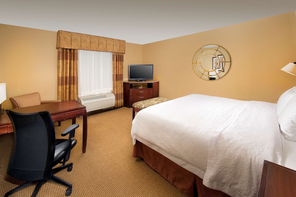 Hampton Inn & Suites San Antonio Airport - photo 14