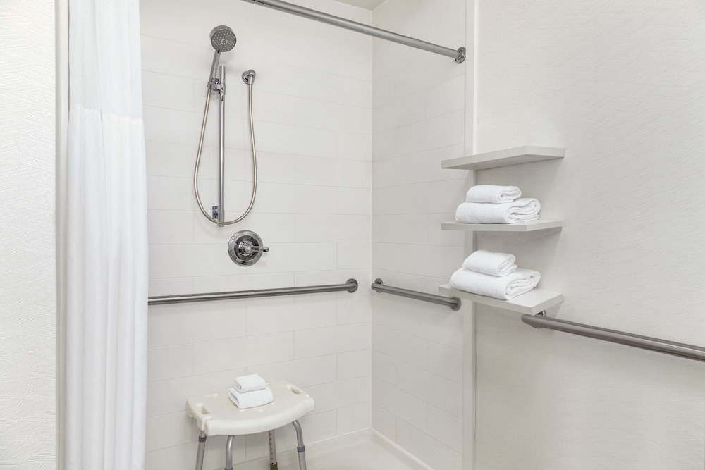 Hampton Inn Paris - photo 17