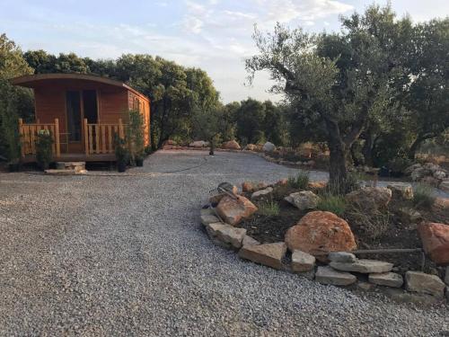 Roulotte - carbon neutral hotel in Cournonterral