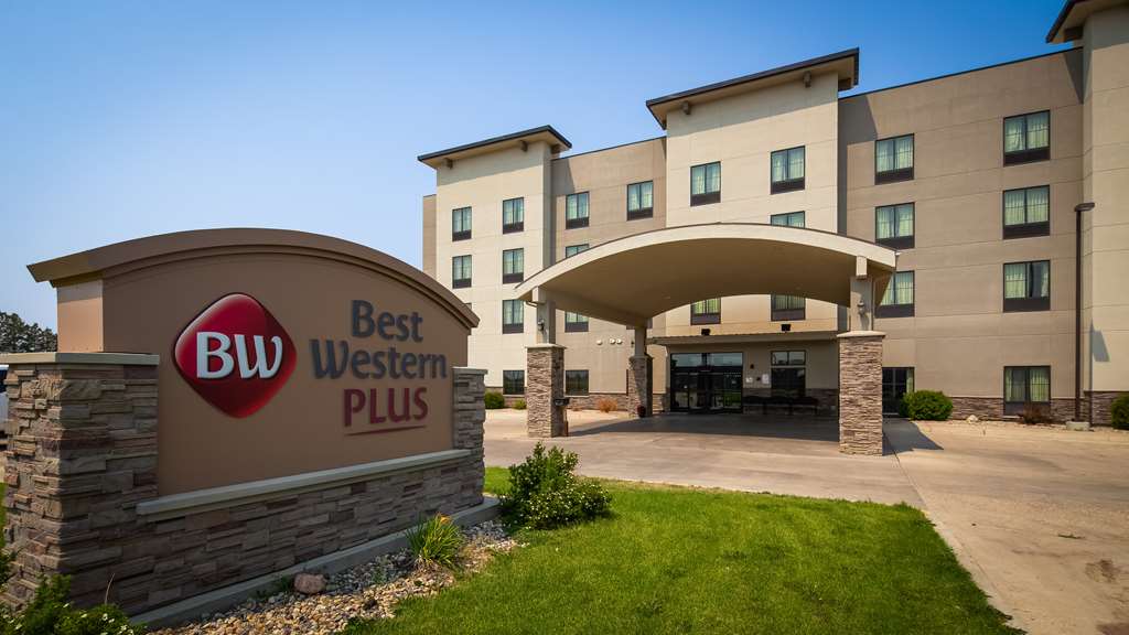 Best Western Plus Williston Hotel & Suites - featured photo