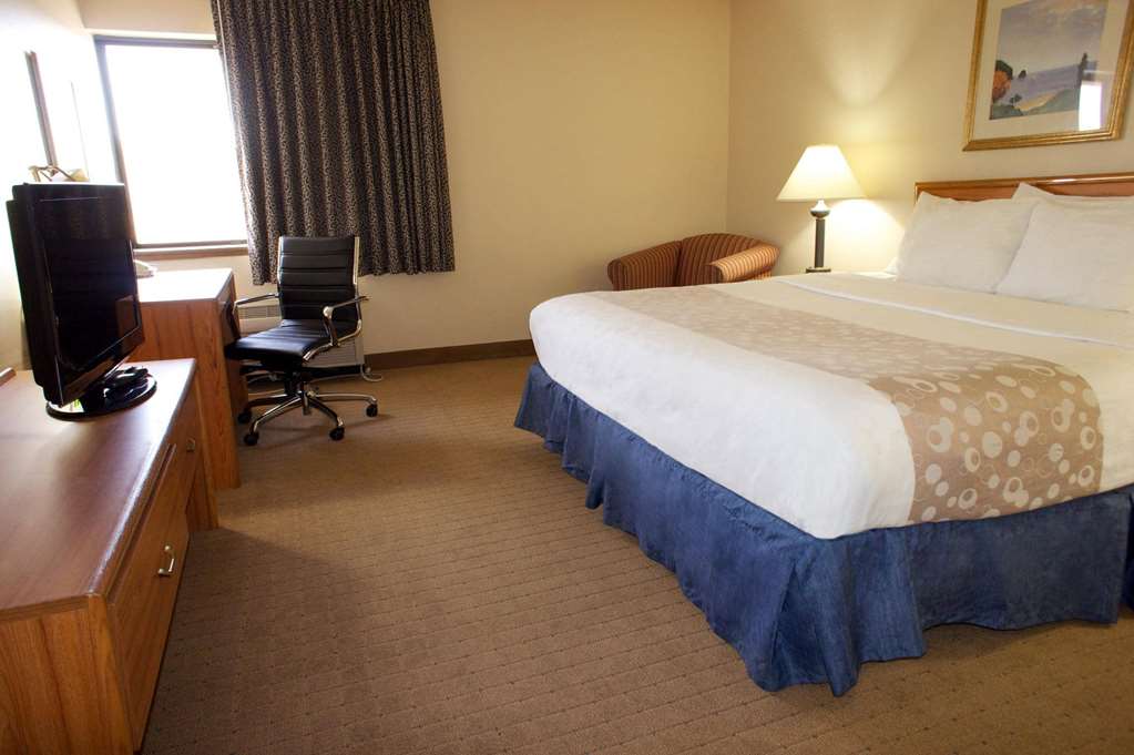 Days Inn by Wyndham Pleasant Prairie Kenosha - photo 21