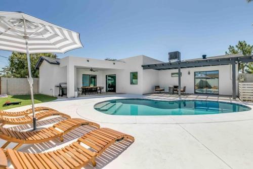 Luxurious Old Town Remodel Home W Heated Pool — 4-Star Luxury Hotel in Scottsdale, United States