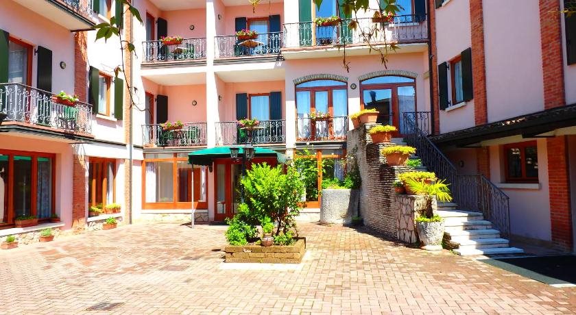 Hotel Meridiana — hotel in Sirmione
