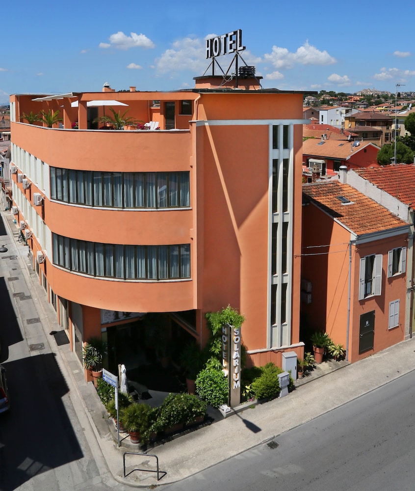 Solarium — hotel in Civitanova Marche