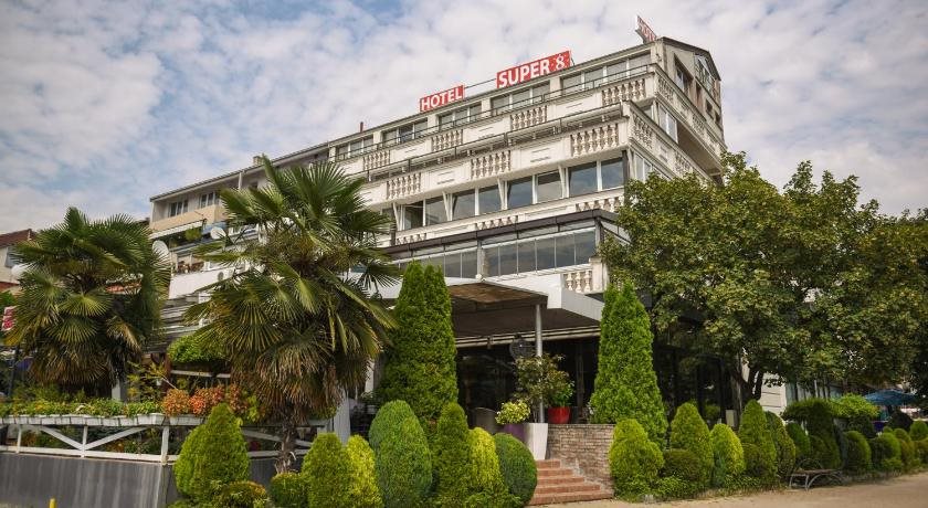 Super 8 Hotel — hotel in Skopje
