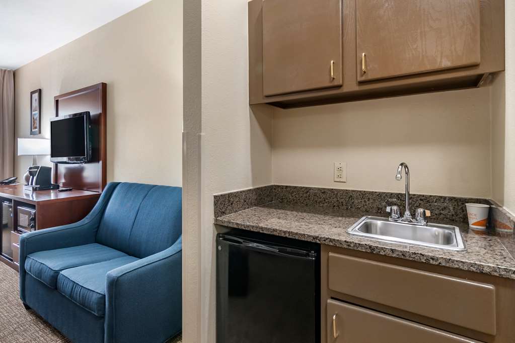 Comfort Inn & Suites Junction City near Fort Riley - photo 25