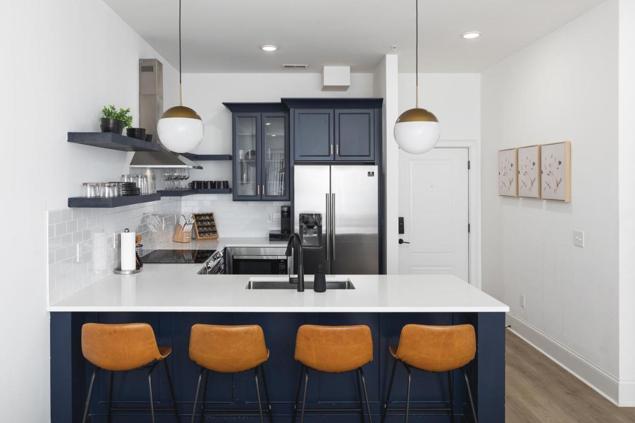Modern Spacious Condo with Parking by Downtown Broadway — 4-Star Luxury Hotel in Nashville, United States