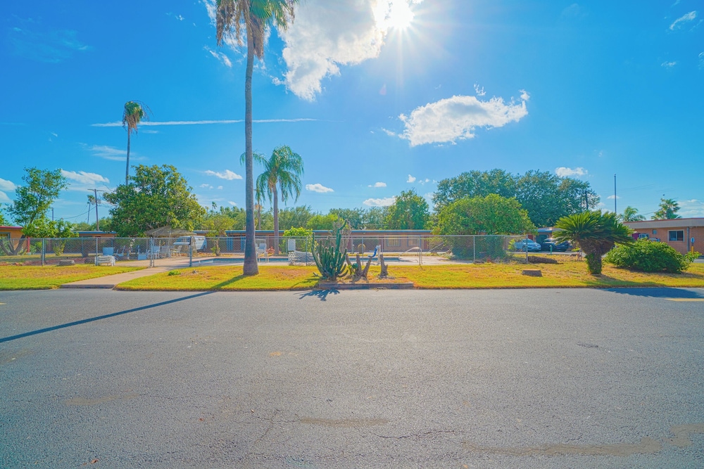 Vali Ho Motel By OYO Weslaco Mercedes - photo 66