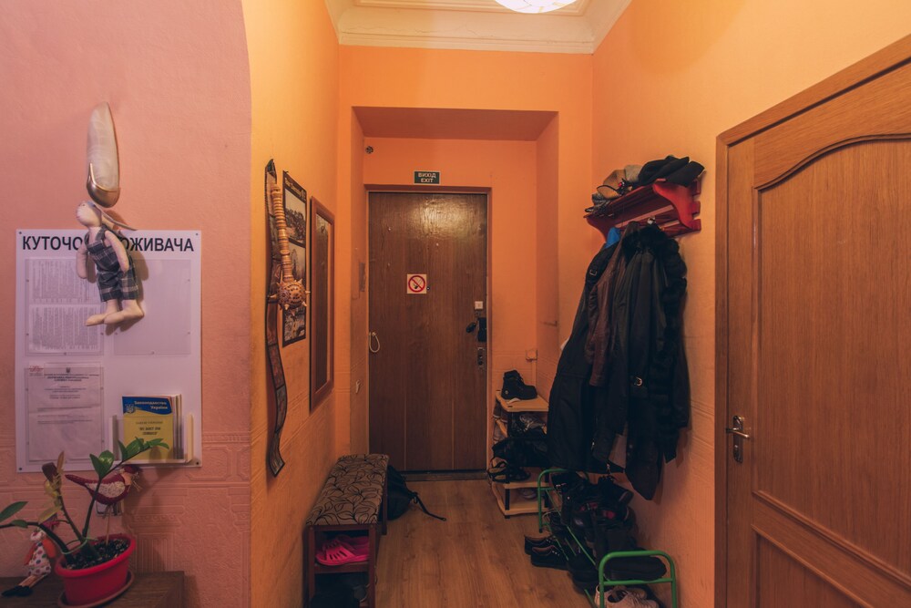 TIU Kreschatik — Kyiv — photo 2