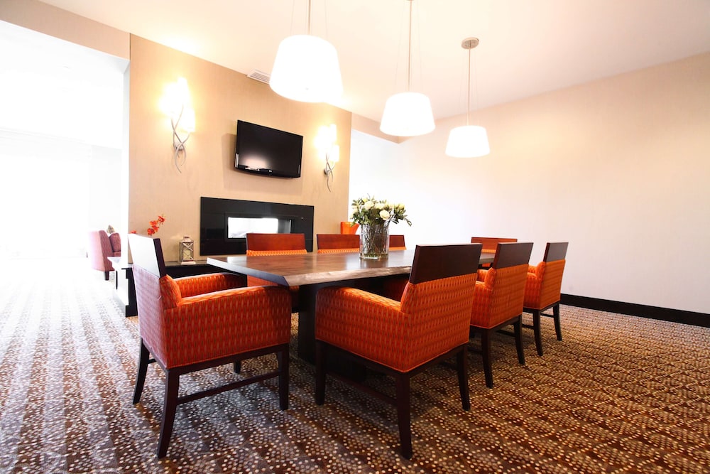 Hilton Garden Inn Olathe - photo 4