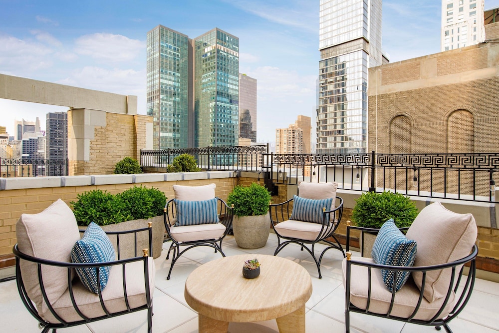 JW Marriott Essex House New York - photo 39
