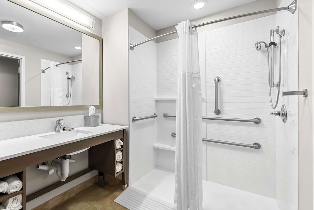 Best Western Plus Bolivar Hotel & Suites - photo 21