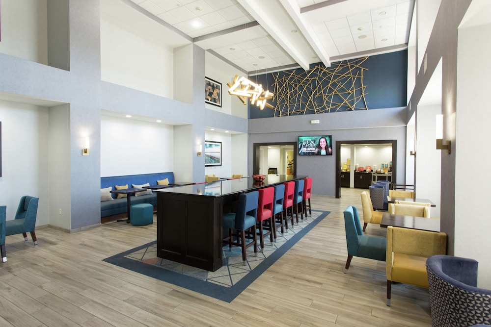Hampton Inn & Suites Ankeny - photo 37