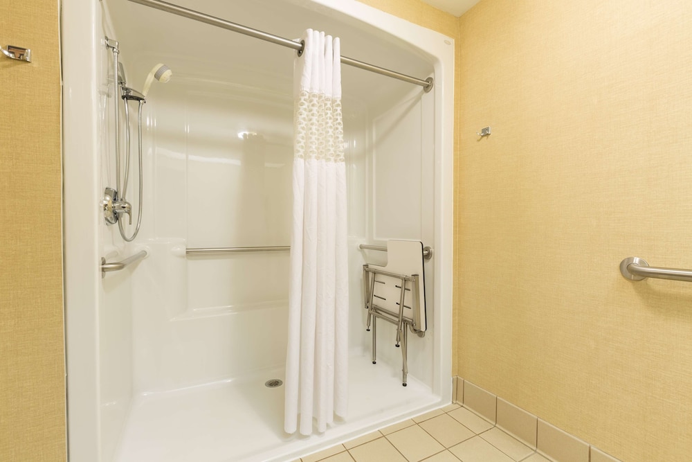 Hampton Inn Sidney - photo 18