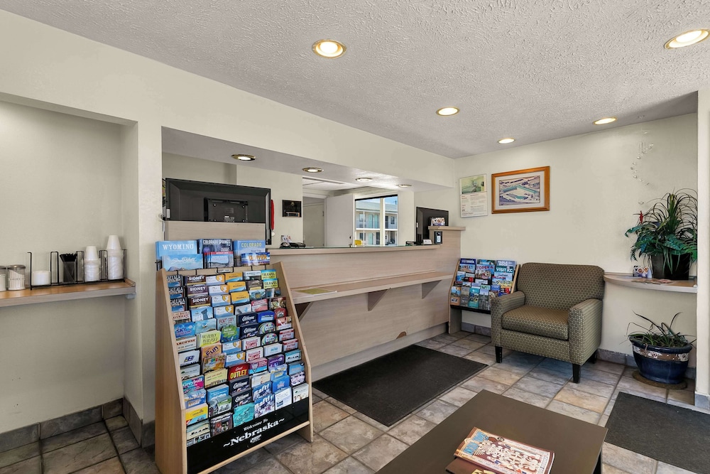 Americas Best Value Inn Lincoln - photo 2