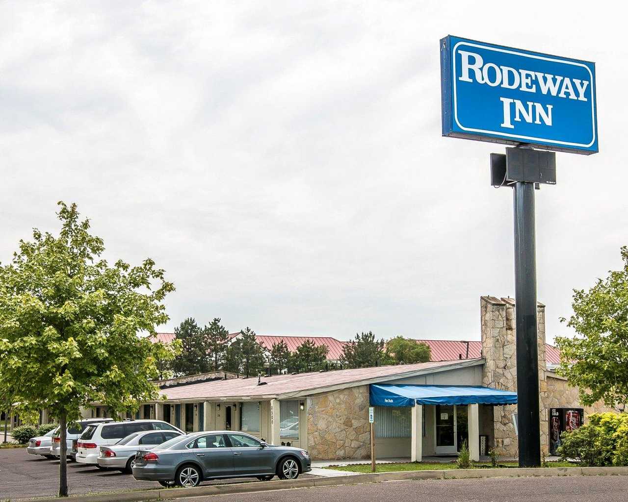 Rodeway Inn Metro Airport - photo 13