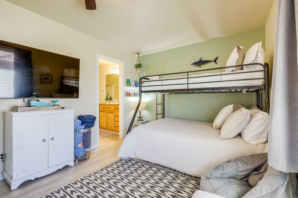 Mesquite 2BR Townhome with Pool & Gym Access