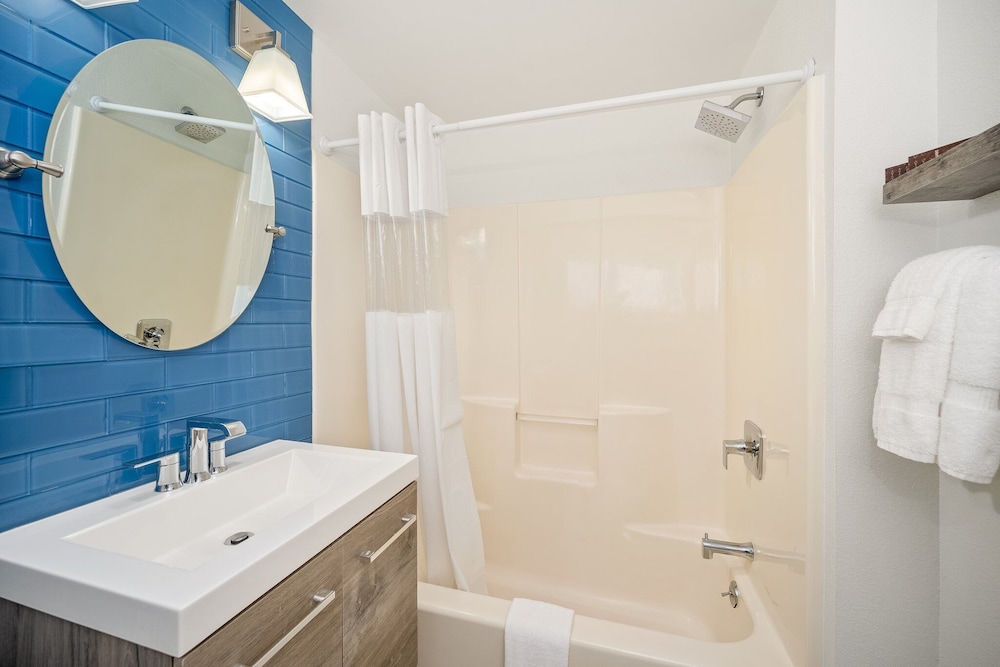 Founder's Brook Motel and Suites - photo 18
