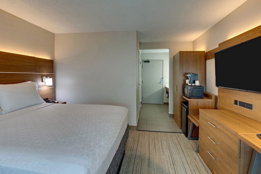 Holiday Inn Express W I40 Whitebridge Road by IHG - photo 9