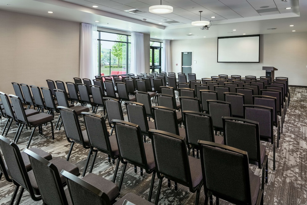 Hilton Garden Inn Wenatchee - photo 35