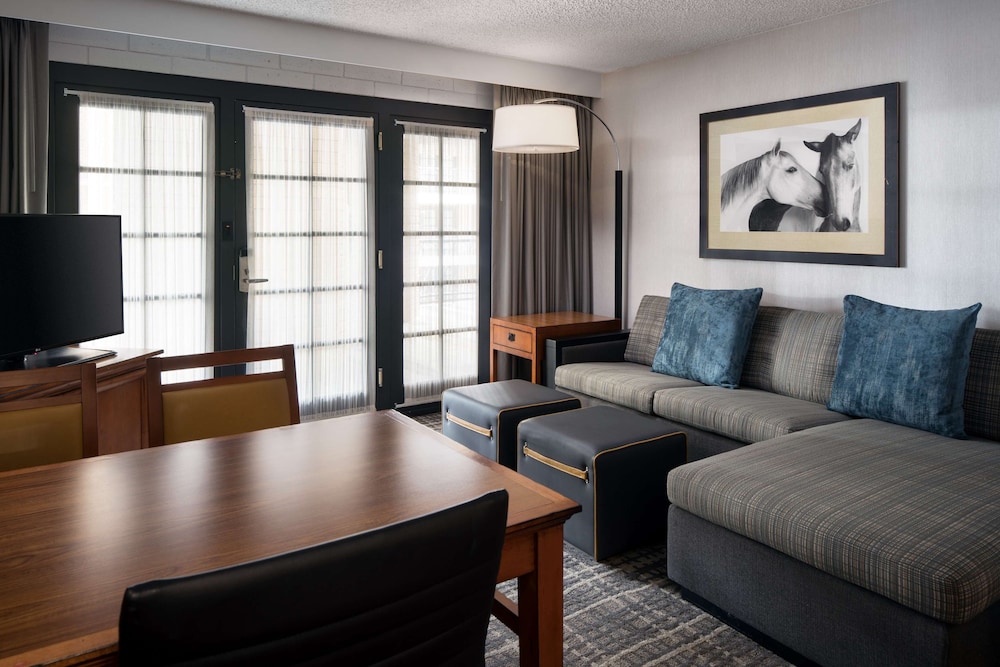 Embassy Suites by Hilton Austin Central - photo 8